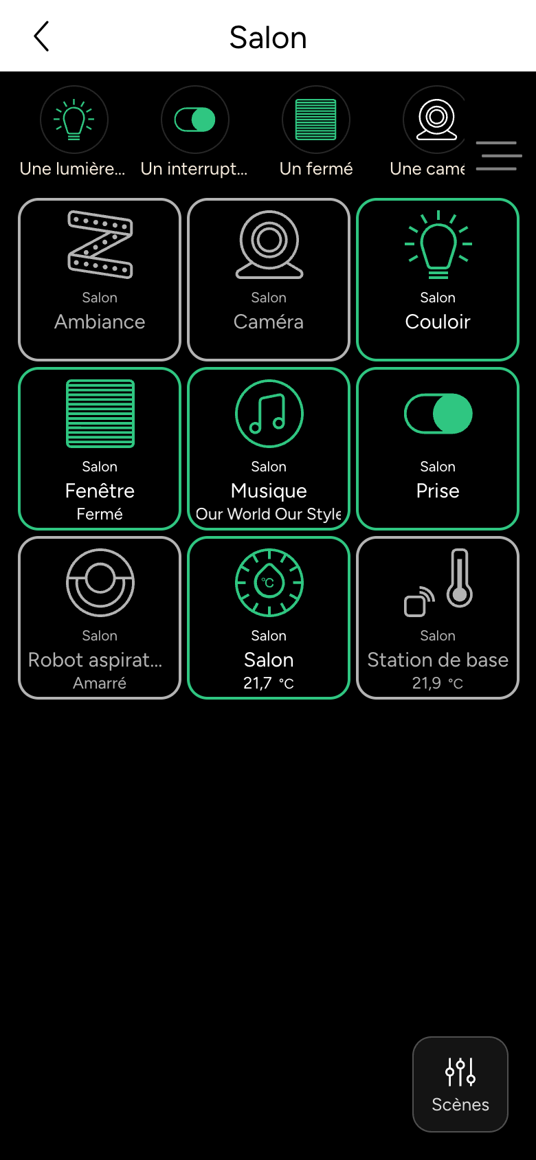 Pièce Salon avec les tuiles des appareils